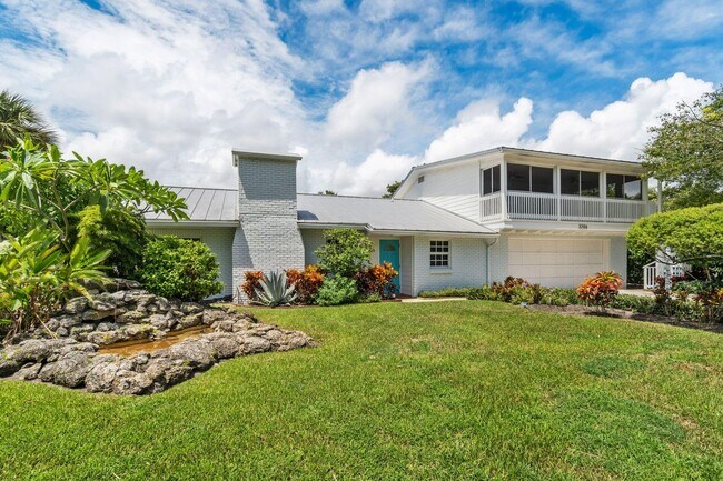 Building Photo - 3206 Palm Dr