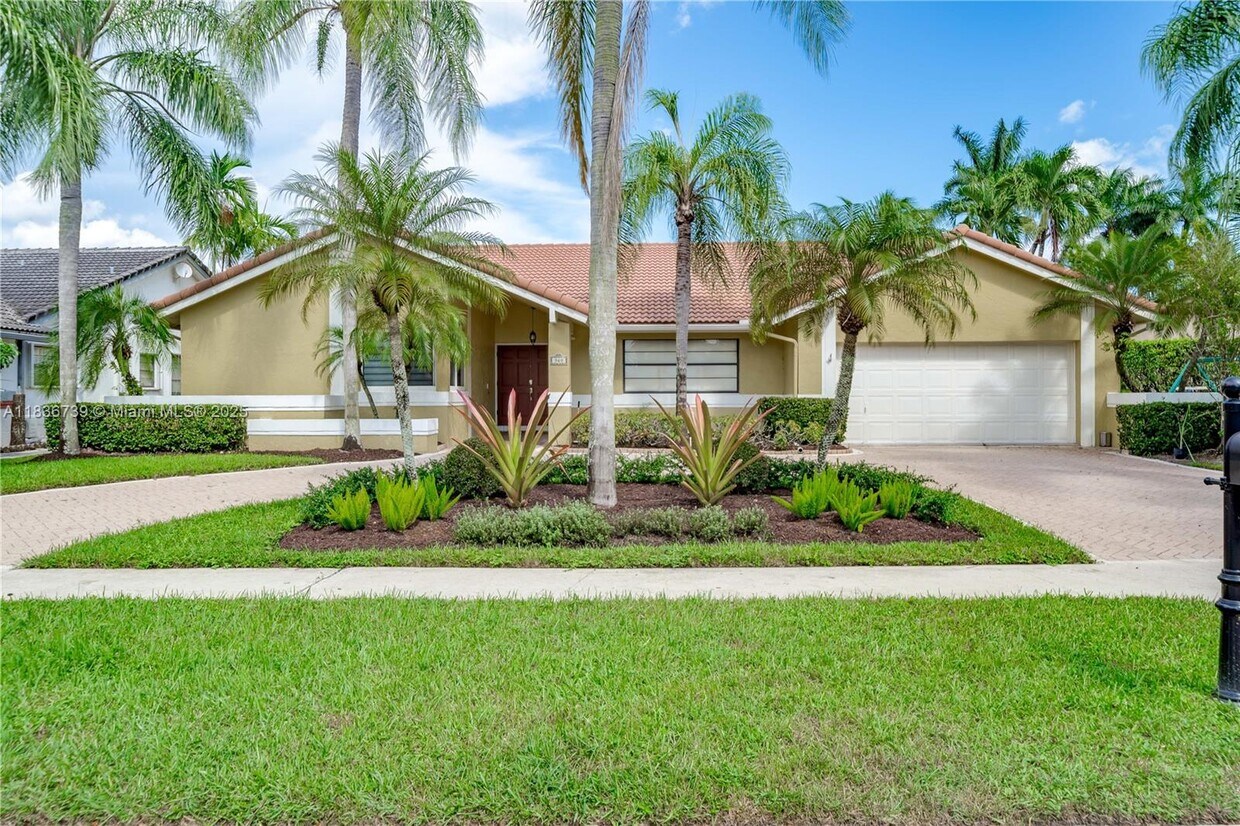Foto principal - 360 NW 107th Ave