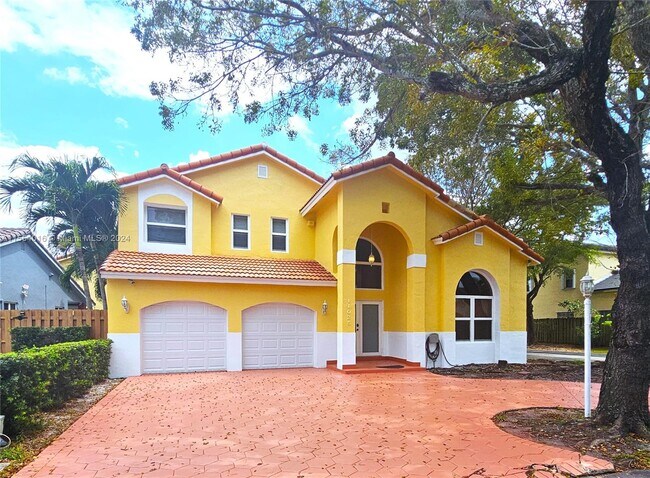Building Photo - 11025 SW 156th Pl