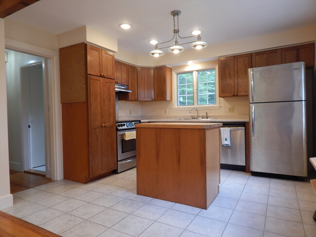 kitchen - 52 Ash Swamp Rd