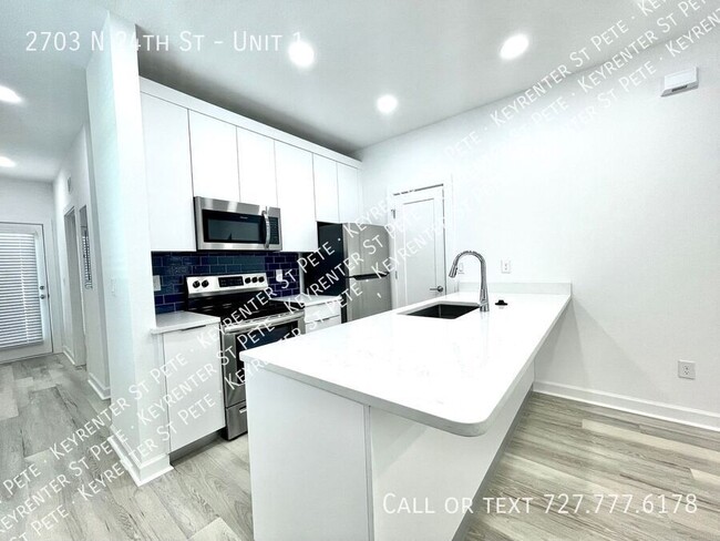 Foto del edificio - 3B/3BA Modern Townhouse in Ybor Area