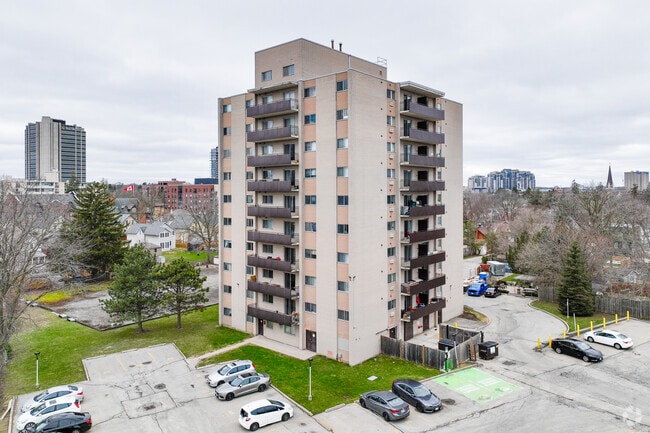 Building Photo - Metropolitan Towers