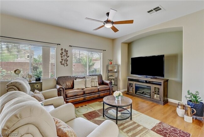 Building Photo - Beautiful Clark County Townhome