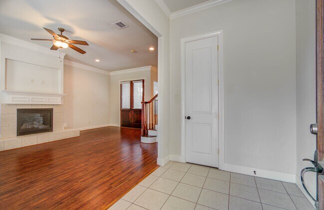 Foto del edificio - 10205 Brooktree Dr