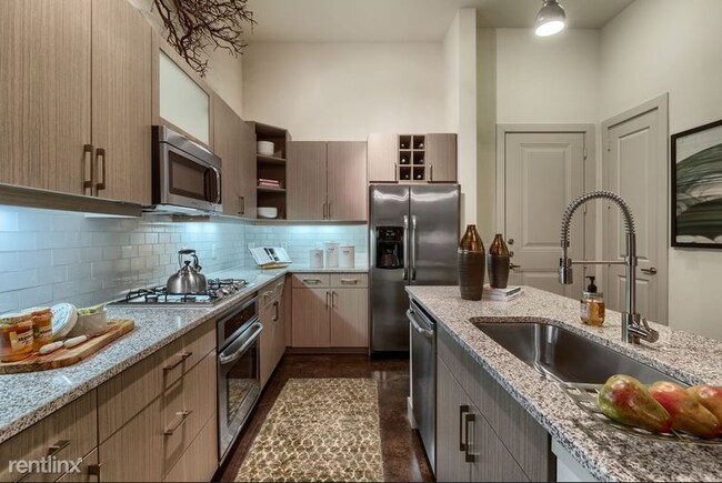 Building Photo - Studio, 1 bath Flat - 2506 Florence St