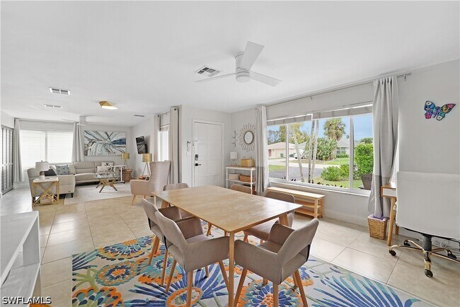 Foto del edificio - 564 107th Ave N
