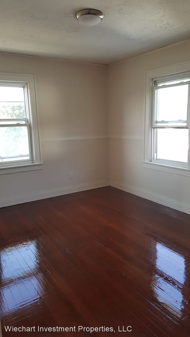 Building Photo - 3 br, 1 bath House - 405 N Kenilworth