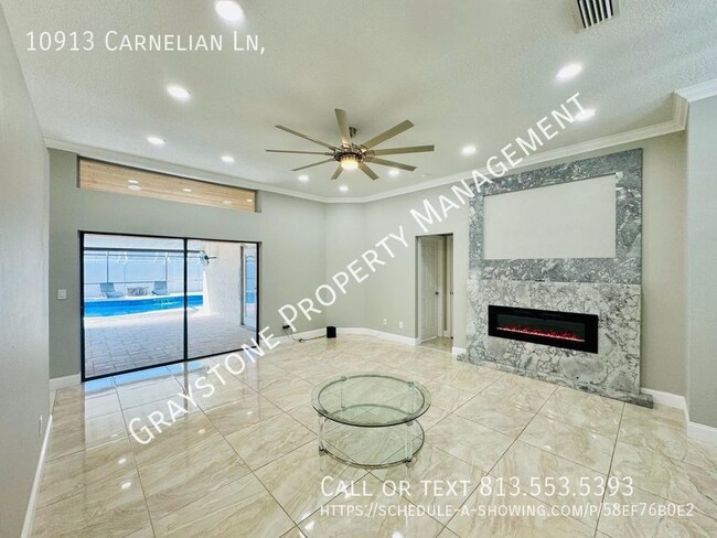 Foto del edificio - Riverview Retreat: 3-Bedroom Luxury Home w...