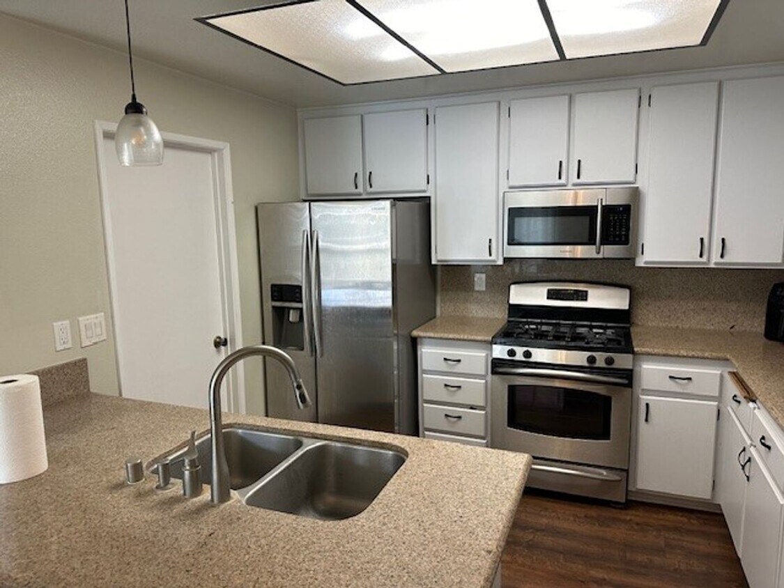 10371 Garden Grove Blvd, Garden Grove, CA 92843 House Rental in