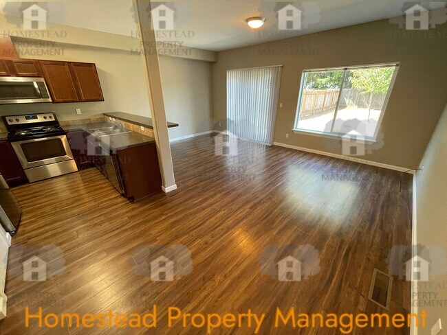 Foto del edificio - 1410-1412 Marigold Dr