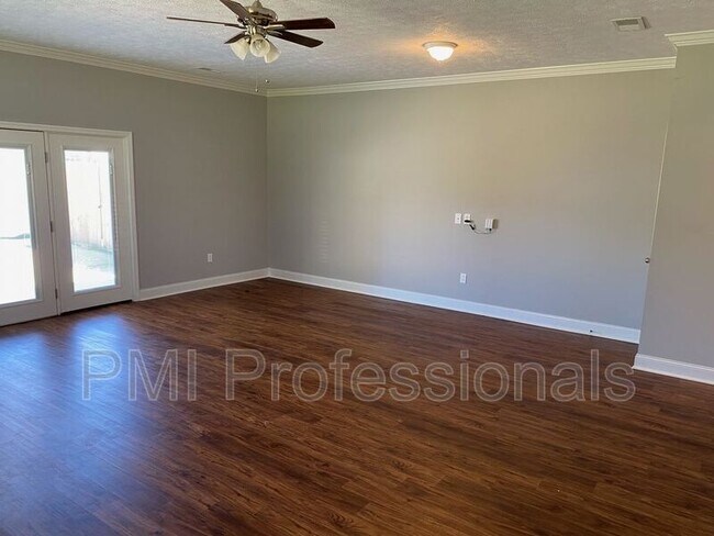 Building Photo - 3016 Florence Rd