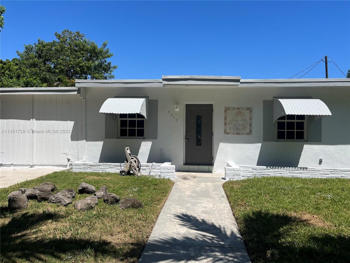 Foto principal - 9815 SW 183rd St