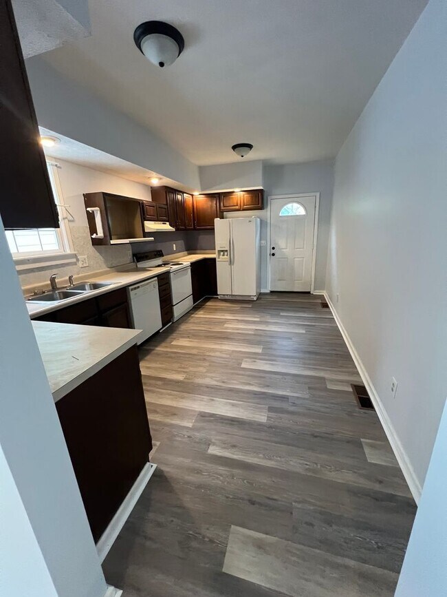 Foto del edificio - Adorable 2 bed 2bathroom home $1250