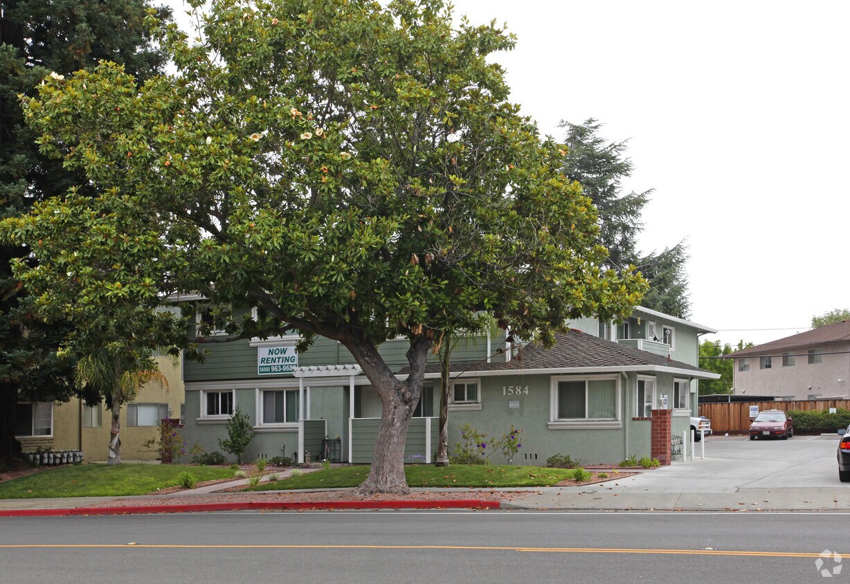 Building Photo - 1584 Hollenbeck Ave