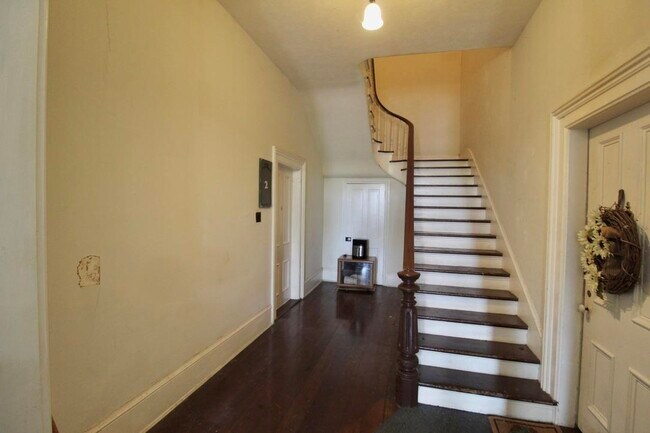 Foto del edificio - 317 Park Ave