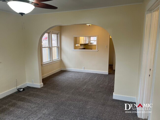 Foto del edificio - 3 Bedroom, 1 Bathroom House By Augustana & USF