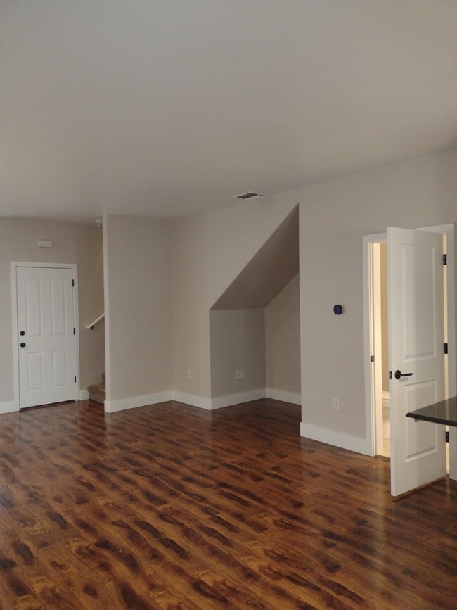 Building Photo - 265 Daisy Creek Village Dr
