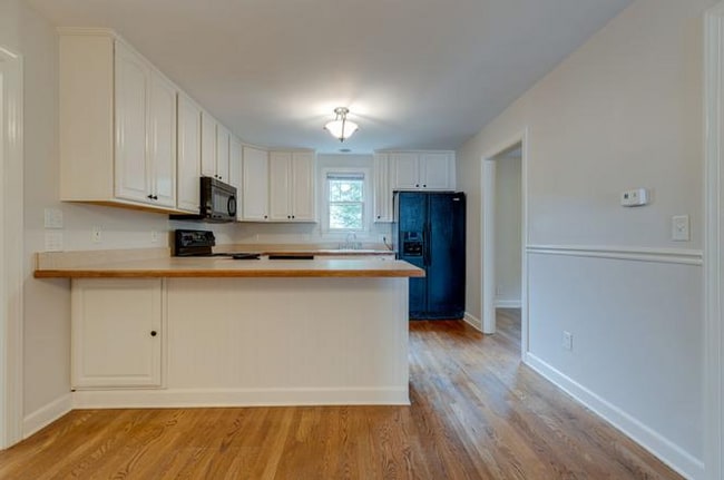 Building Photo - 3809 Sentinel Dr