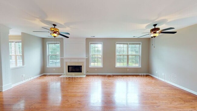 Building Photo - 606 Heathercrest Ct