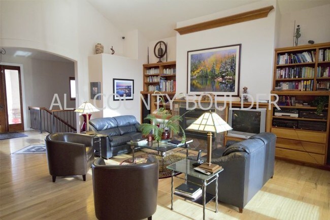 Foto del edificio - 6369 Fairways Dr