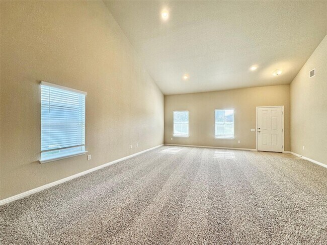 Building Photo - 1521 Maier Dr