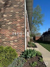 Building Photo - 1406 Sunset Dr