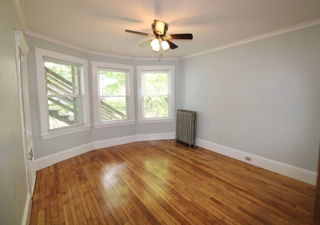 Building Photo - 208 Irving St