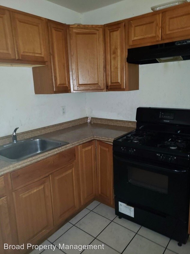 Primary Photo - 2 br, 1 bath Apartment - 6806 Upland St