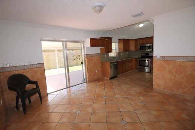 Foto del edificio - Northwest 57th Court, Hialeah, FL 33015 - 3 BR 2 BA house