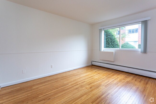 2BR,2BA - 950SF Bedroom - Bayshore Garden Apartments