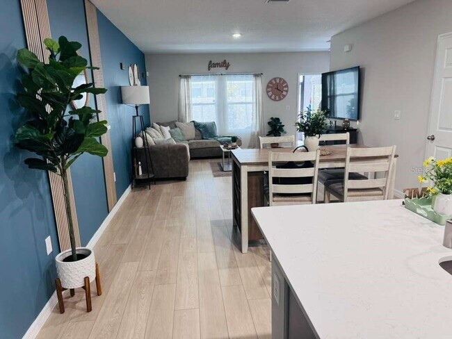 Foto del edificio - 3840 King Hill Dr