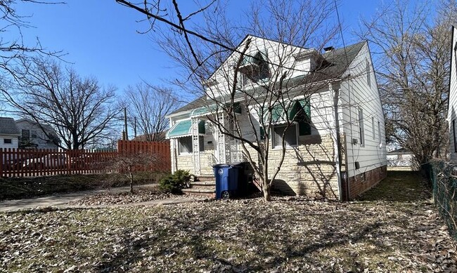 Foto del edificio - 4312 E 162nd St