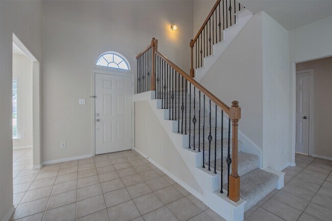 Building Photo - 131 Sunset Falls Dr
