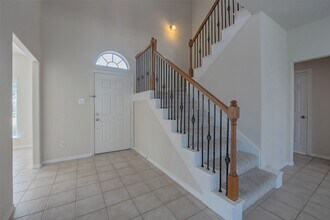 Building Photo - 131 Sunset Falls Dr