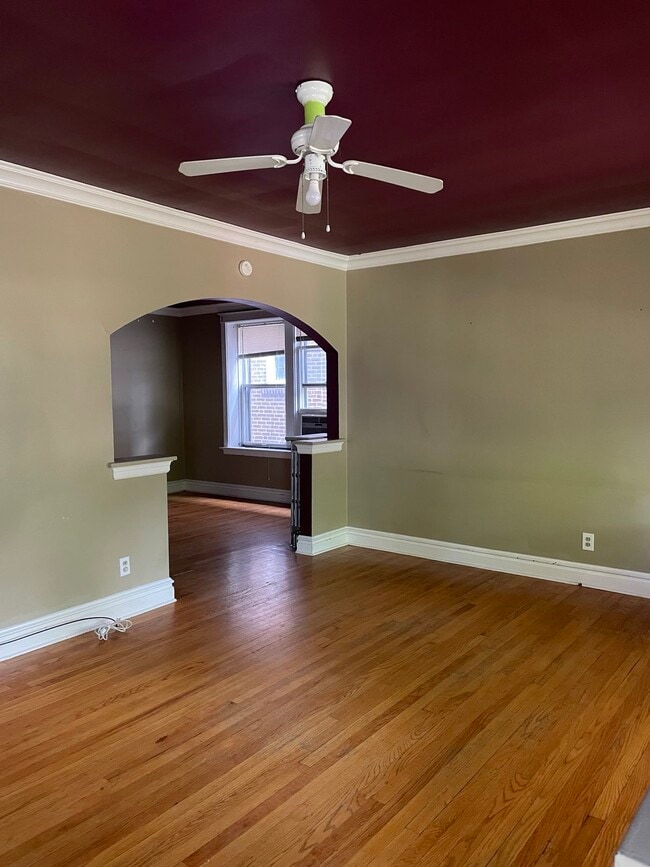 Building Photo - 4988 Tholozan Ave