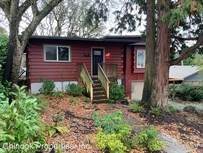 Foto del edificio - 3 br, 2 bath House - 650 W 25th Pl.