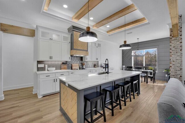 Foto del edificio - Beautiful 4 bedroom home