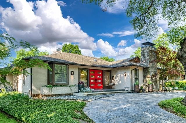 Building Photo - 803 Brookhurst Dr