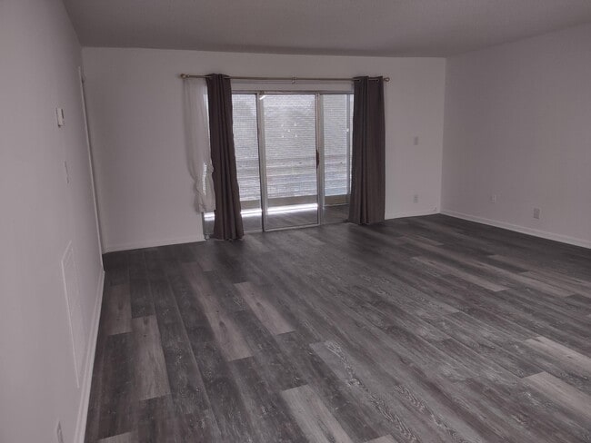 Foto del edificio - 3212 Strawflower Way