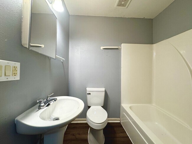 Foto del edificio - 1 Bedroom Upstairs apartment Just outside of Searcy