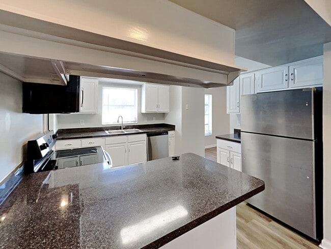Building Photo - 11493 Spring Hill Dr