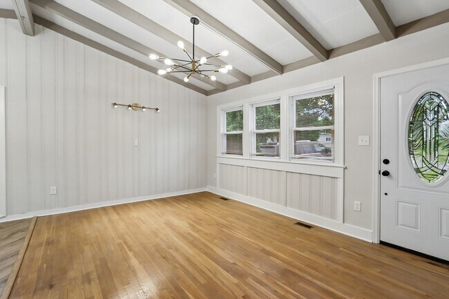 Photo - 203 Woodland Rd House
