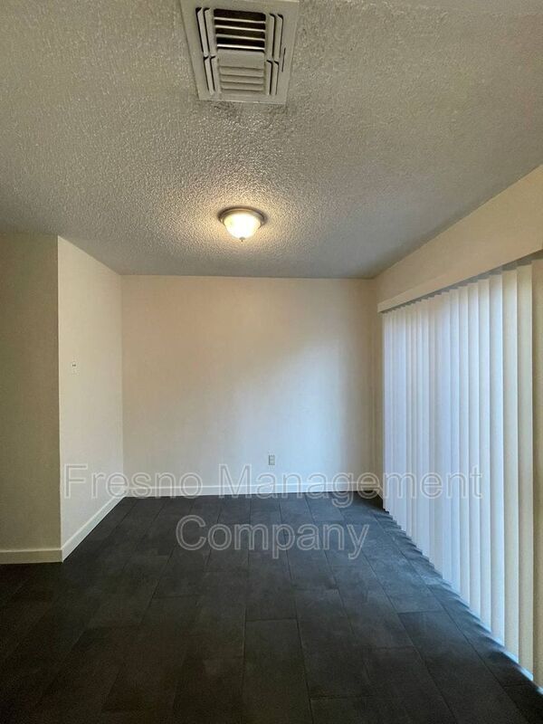Foto del edificio - 1022 W Clinton Ave