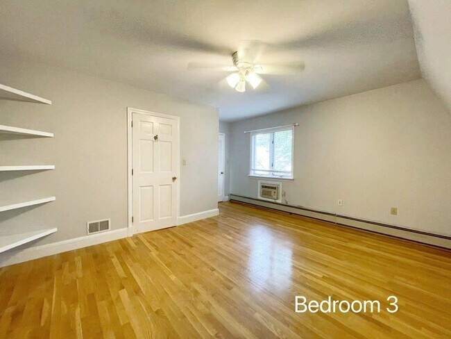 Foto del edificio - 25 Prichard Ave