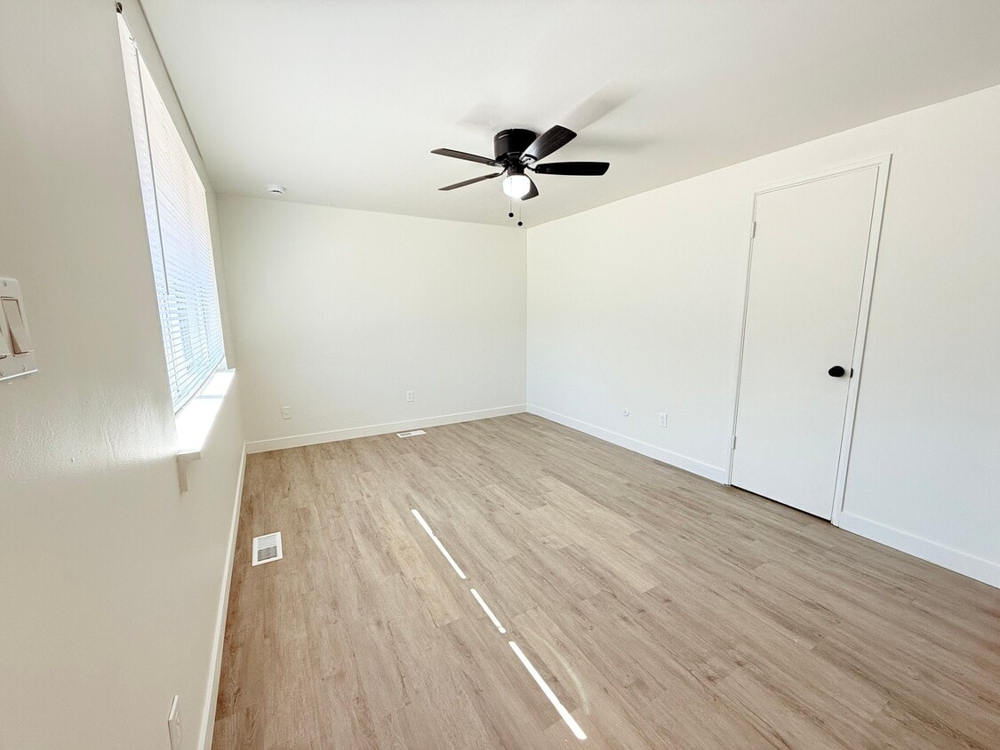 Building Photo - 3440 S 200 E