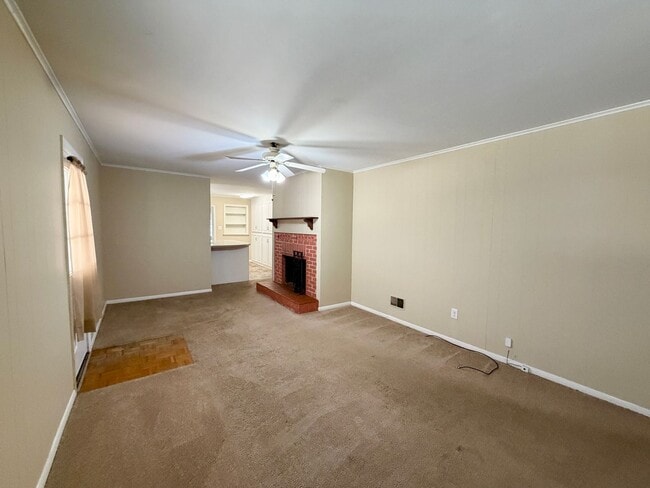 Building Photo - Lexington