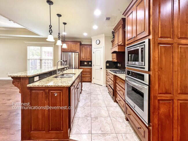 Foto del edificio - 28 Forest Valley Ln