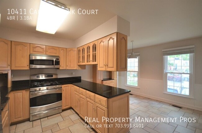 Building Photo - *COMING SOON*Spacious Brick End Unit- Back...