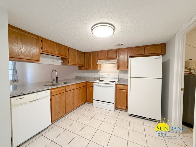 Building Photo - Great 2 Bedroom Townhouse in Fort Walton!