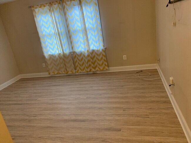 Living Room - 3937 Pennsylvania Ave SE